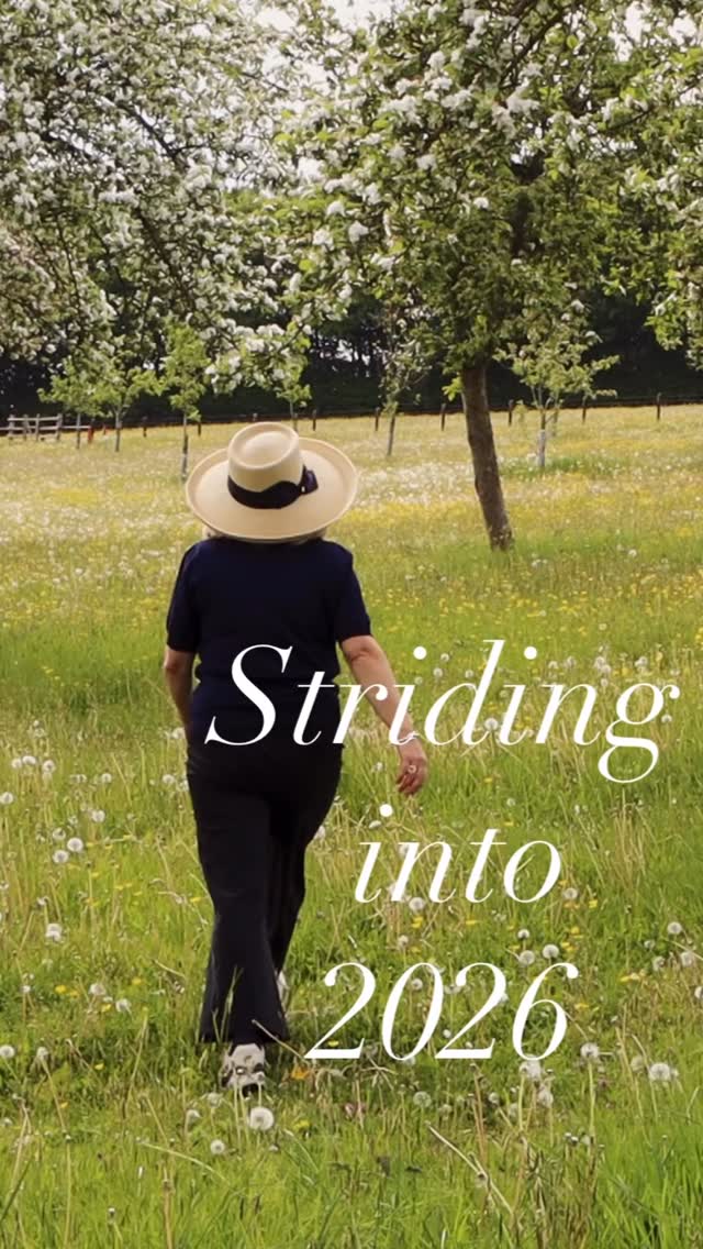 Striding into 2026 feeling rested, re-energised and full of ideas.
I stepped away from social media in December to slow down, create and reconnect – and it’s done me the world of good. From making homemade Christmas gifts to gentle planning and quiet time at home, the pause was exactly what I needed.
Now I’m ready to get moving again and I’m really looking forward to sharing what’s coming next. Dates coming up for my  pre-season wedding workshop – perfect for wedding florists preparing for a busy year ahead. January also sees the launch of a new range of digital products designed to elevate your business, alongside Power Hours for anyone looking for focused, one-to-one support.
Get in touch if you want to power into 2026 with me!